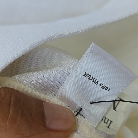 St. John White Sleeveless Top Size M - Picture 5 of 6